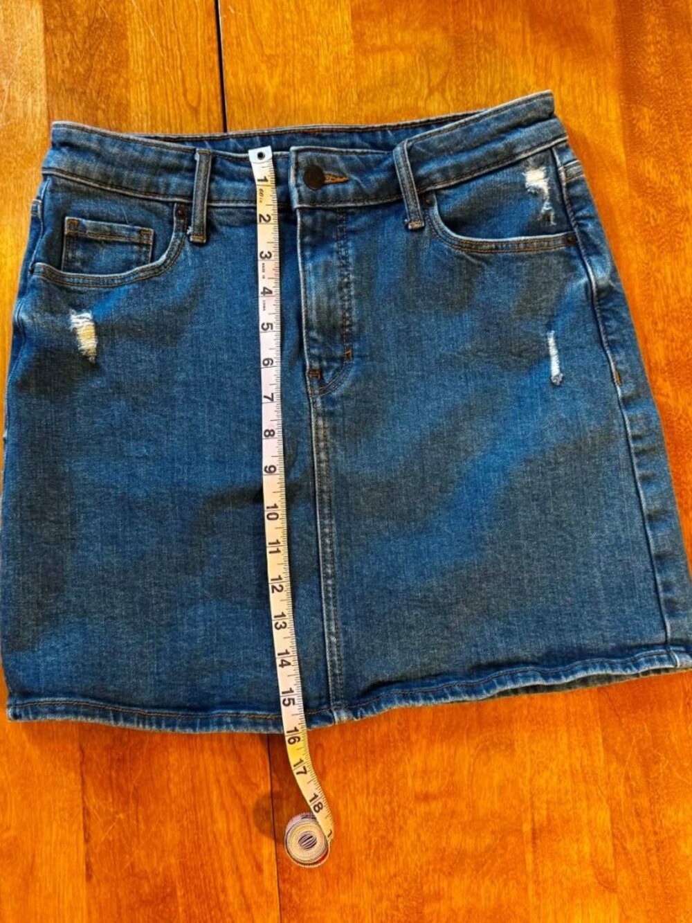 Old Navy Distressed Denim Mini Skirt - Size 6 - Picture 5 of 5